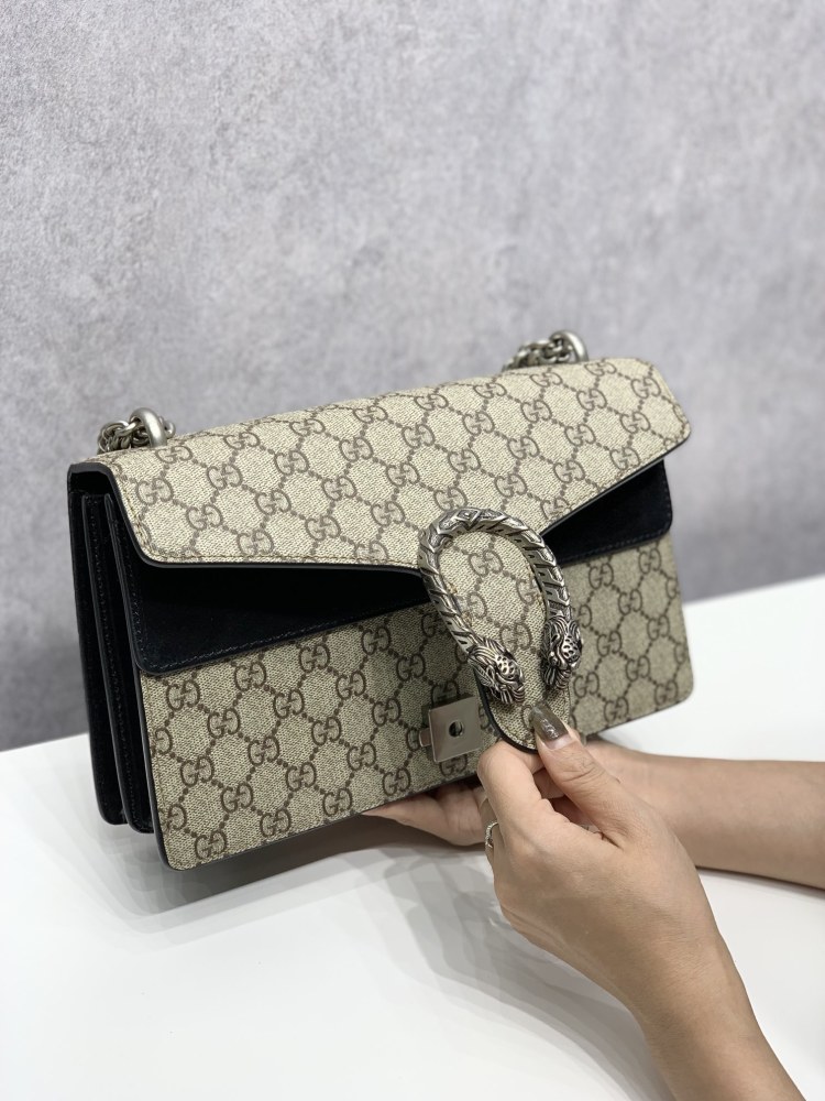 Gucci  size 28*18*9