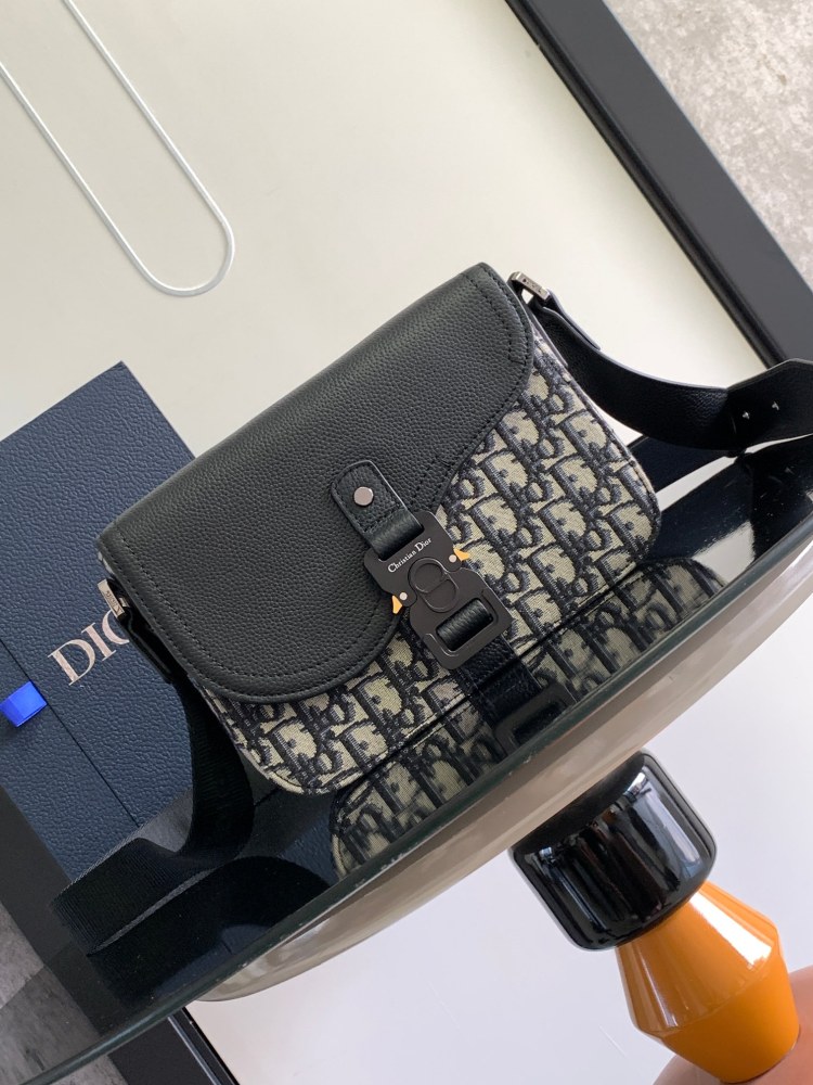 Dior man's Oblique Messenger Bags