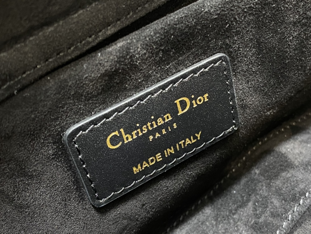 Dior Handmade bag size
