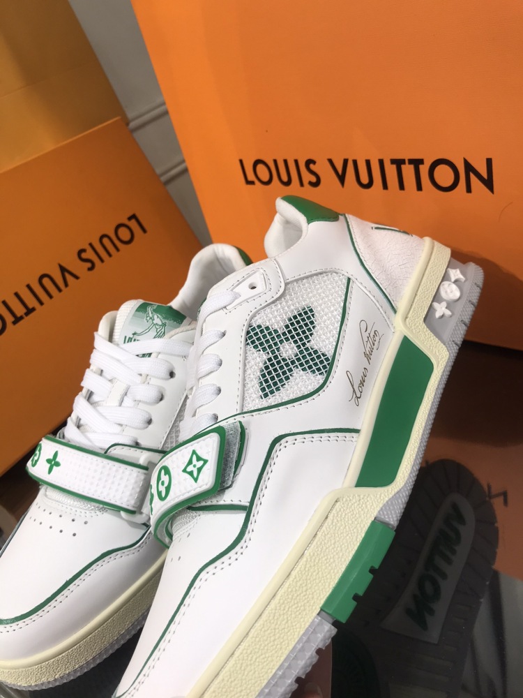 LV flats Lv Size  LV运动鞋
