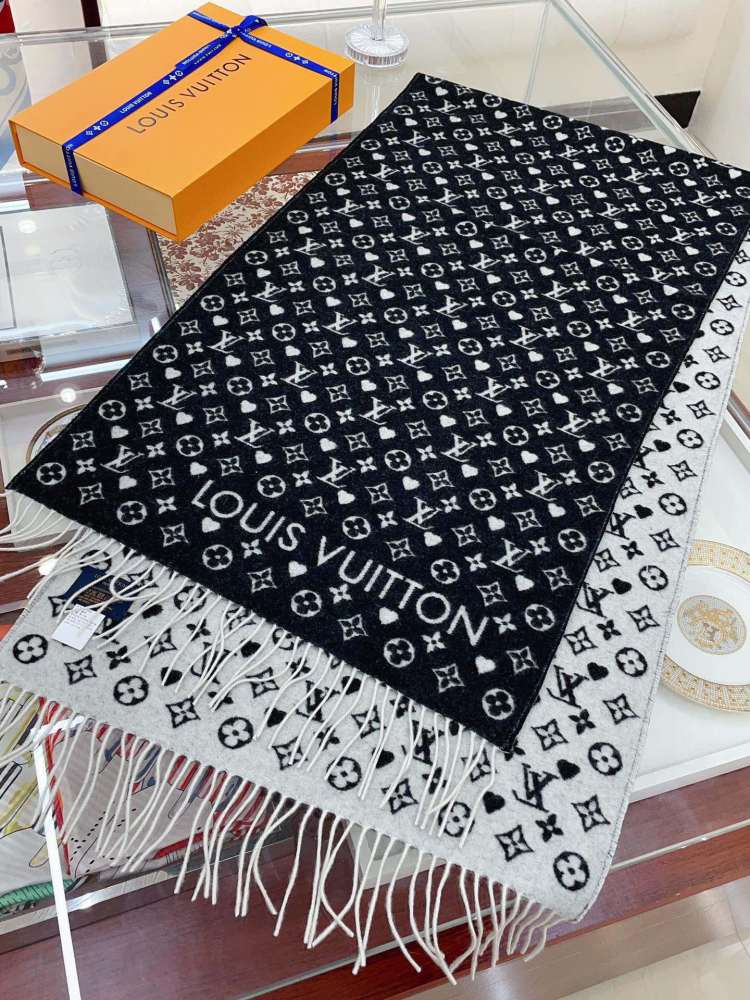 LV Scarf