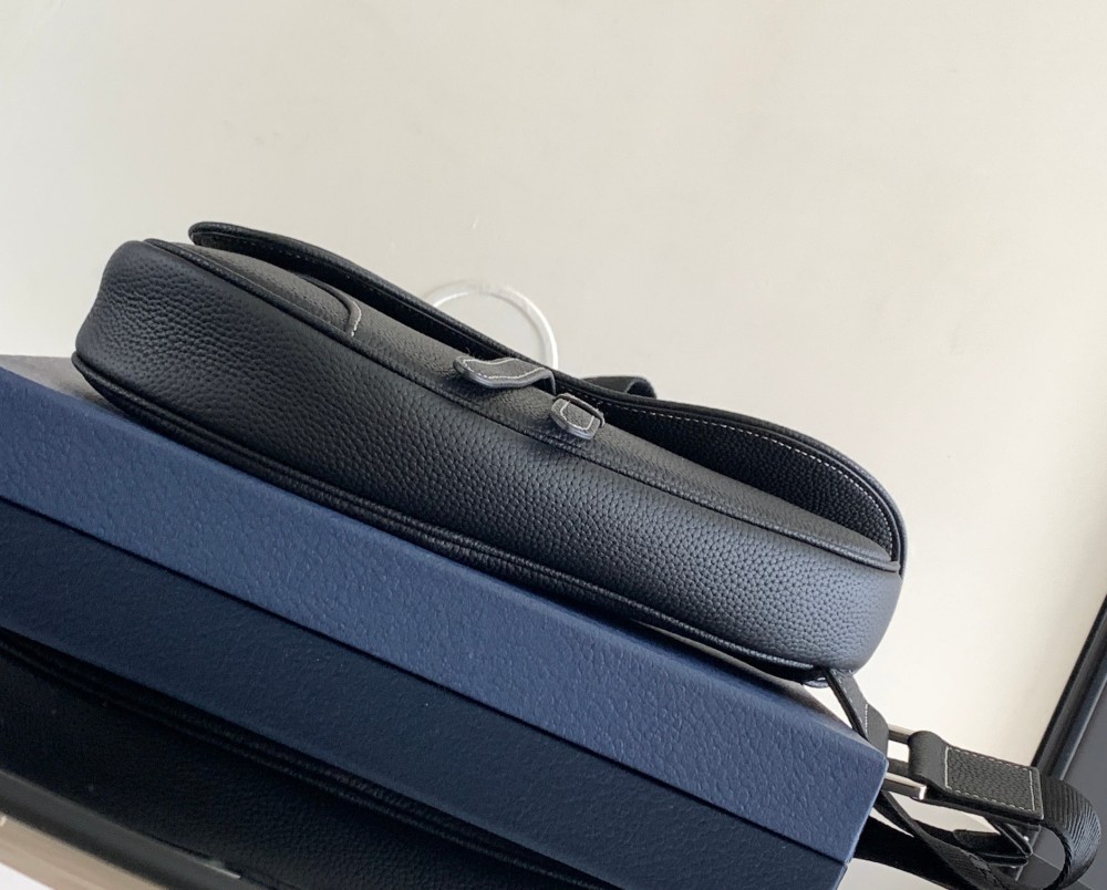 Dior manbag