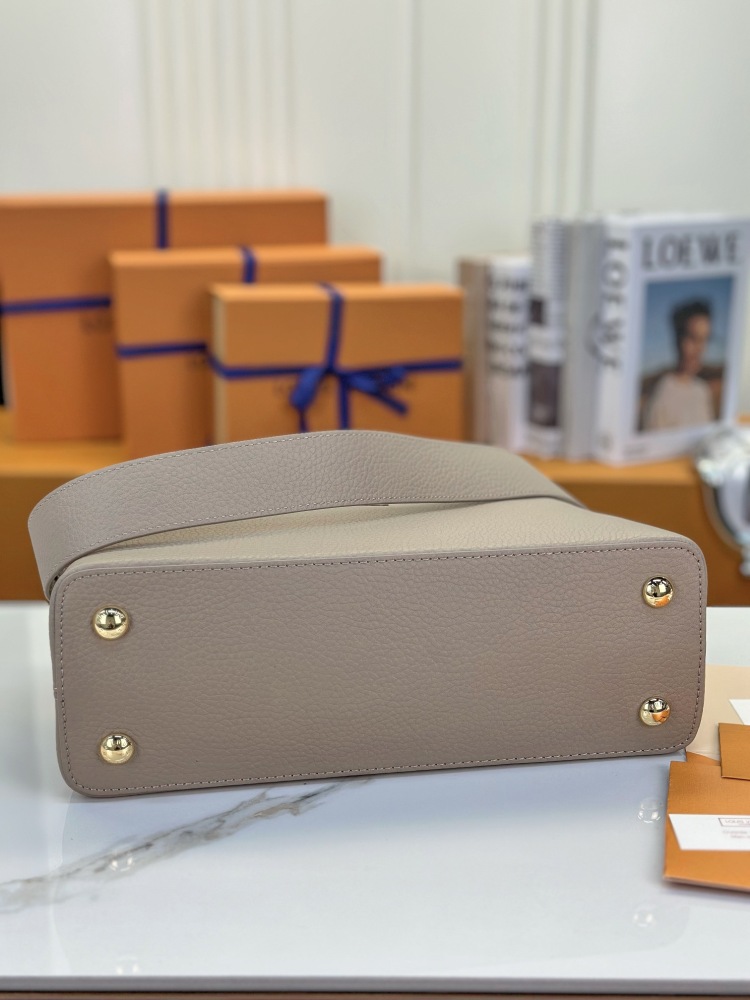 LV Capucines
