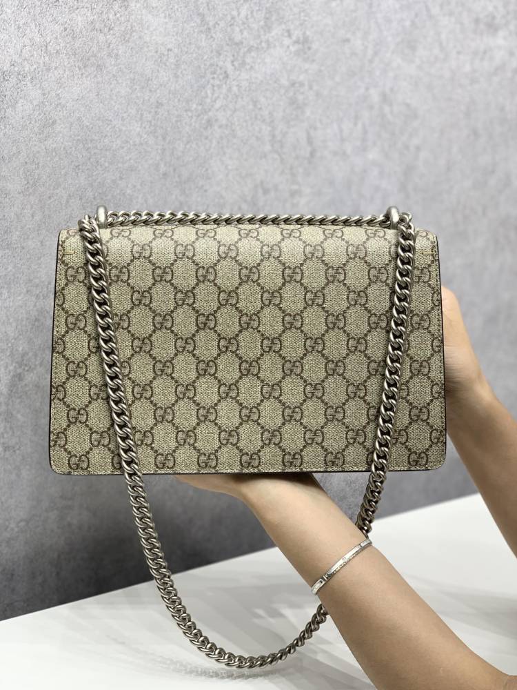 Gucci  size 28*18*9