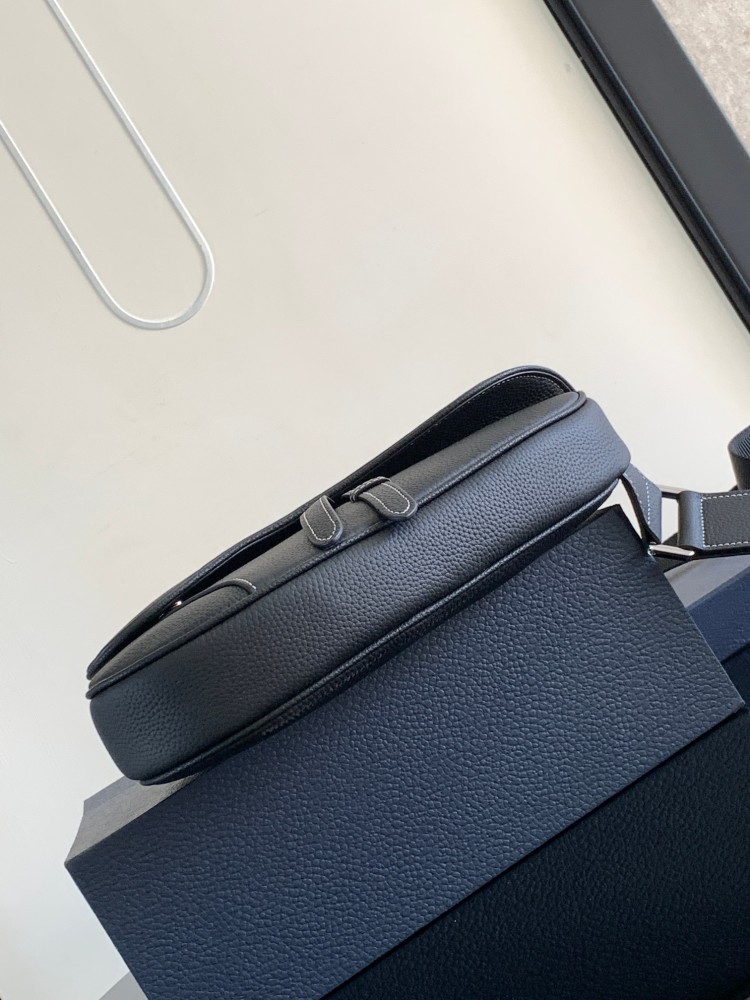 Dior manbag