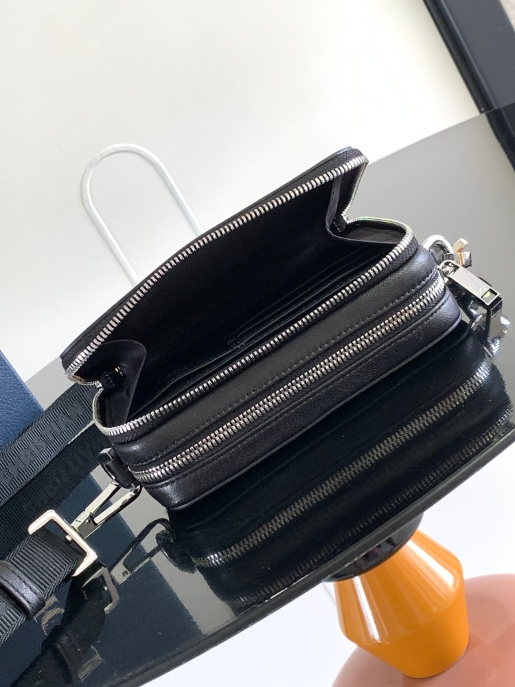 Dior manbag