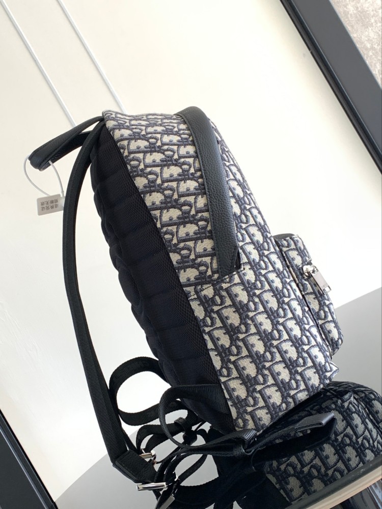 Dior man's Oblique backpacks