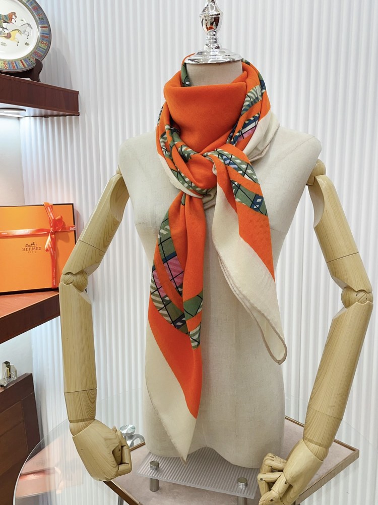 HERMES Scarf