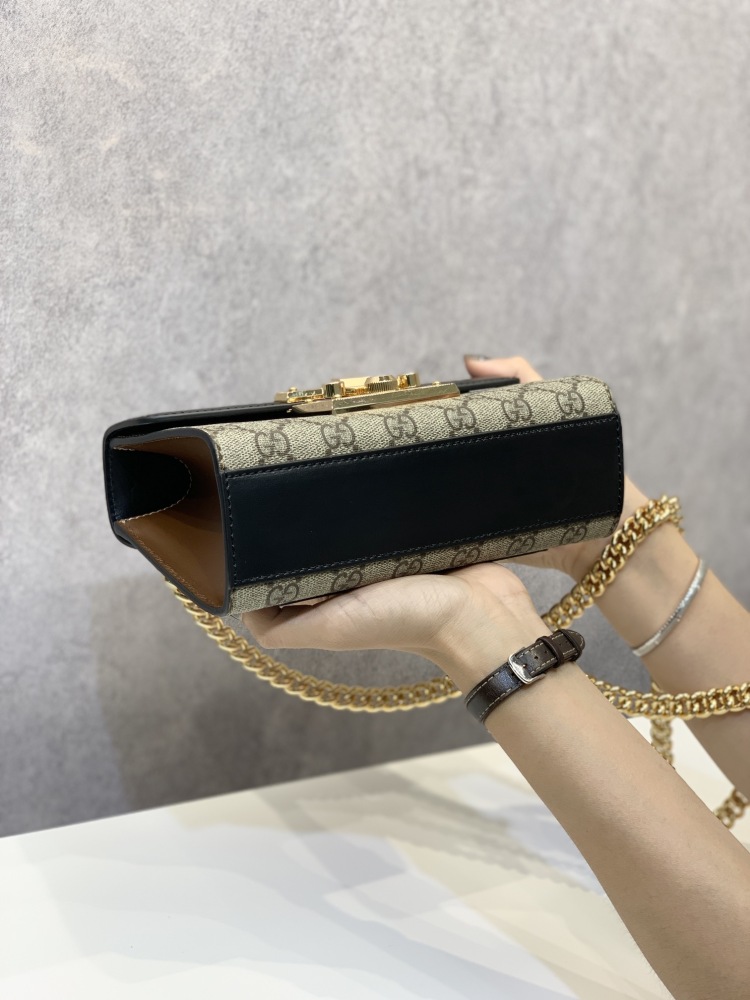 Gucci of date  size 20*12.5*8