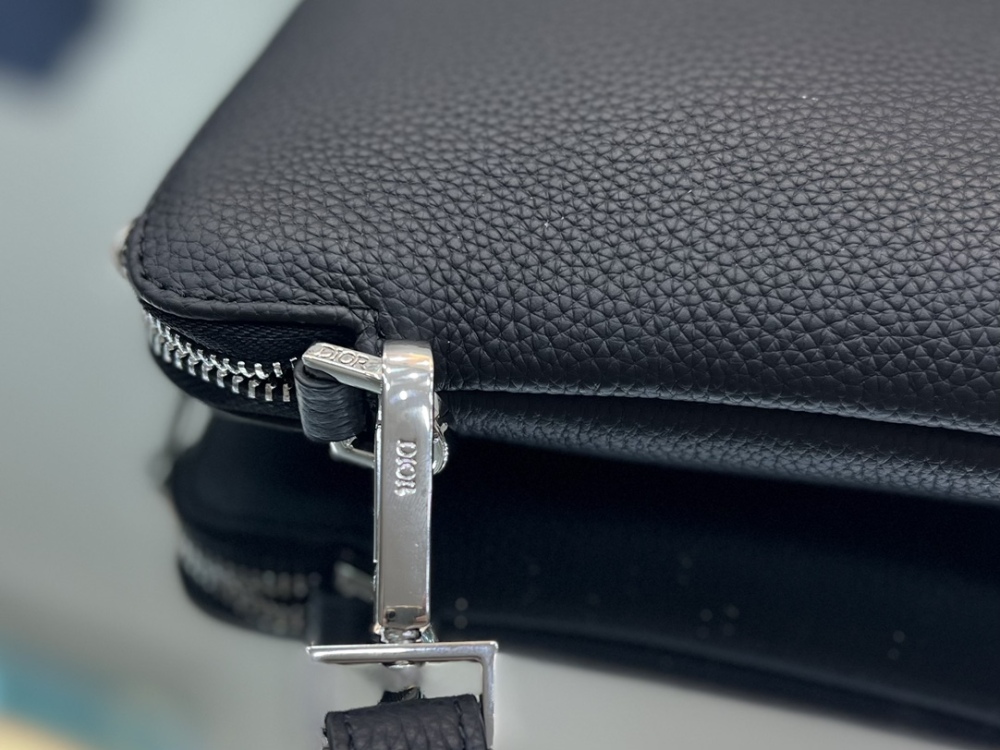 Dior manbag