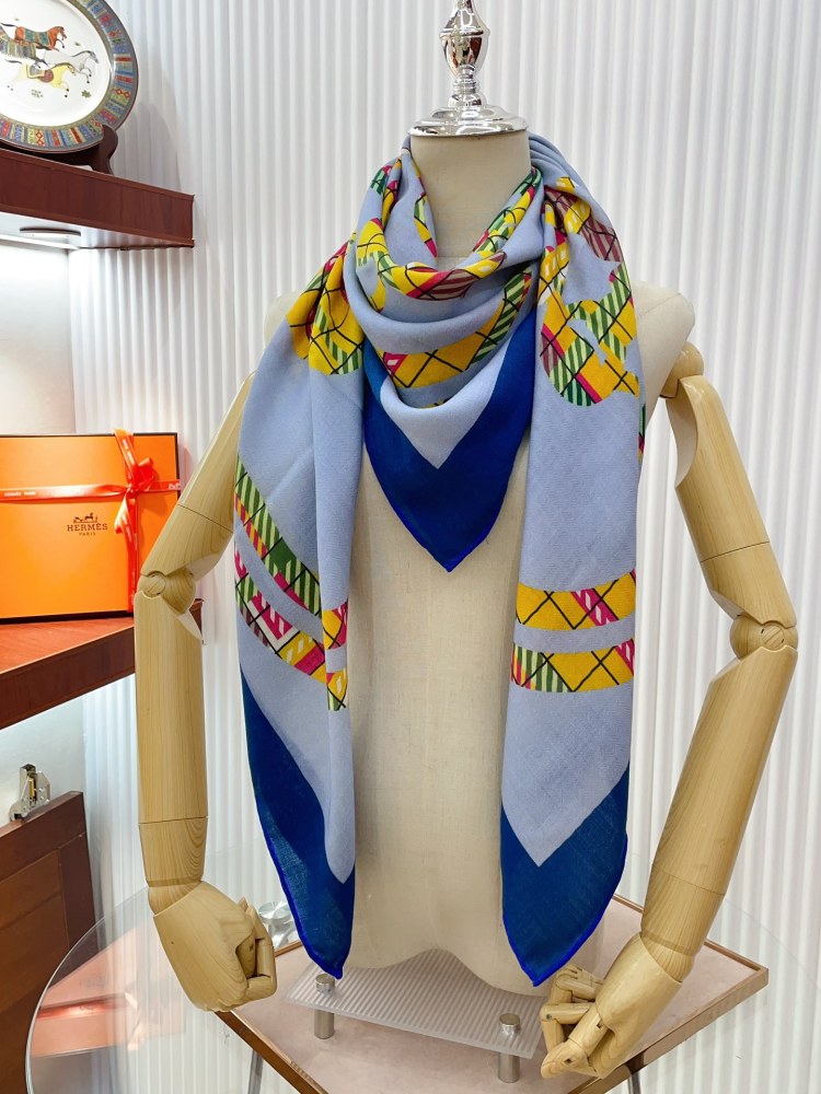 HERMES Scarf