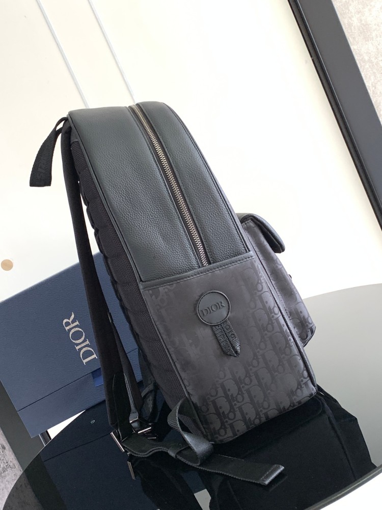 Dior man's Oblique backpacks