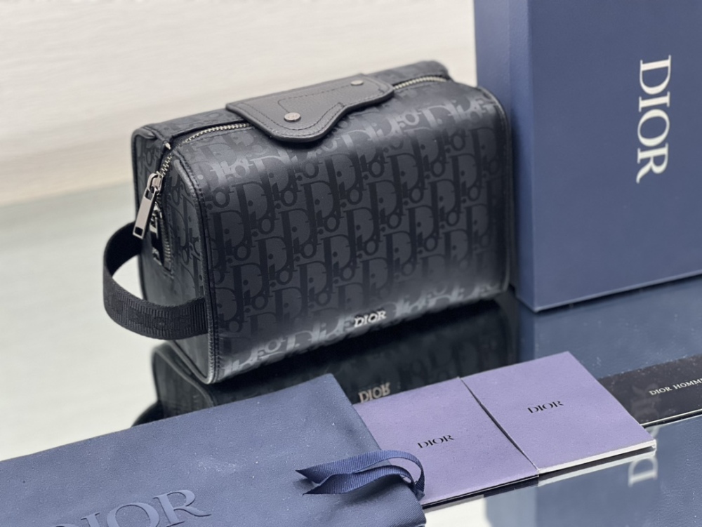 Dior man's Oblique Lingot 26
