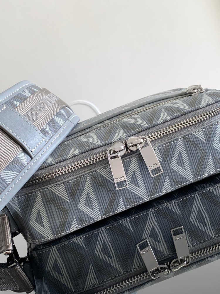 Dior manbag