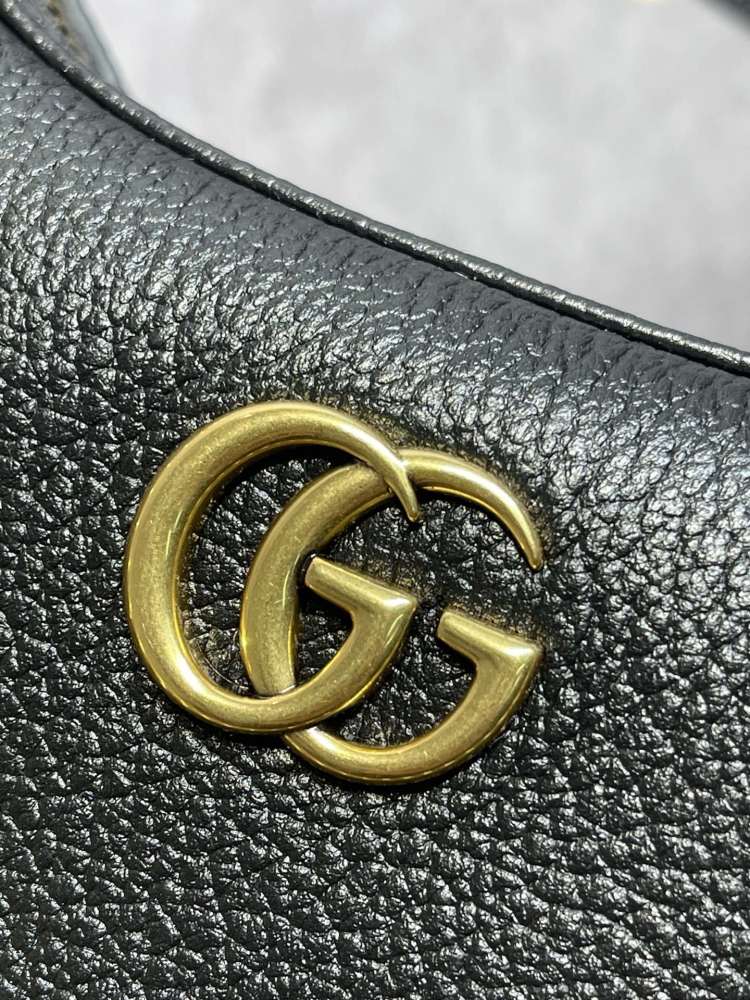 Gucci  size 25*19*7