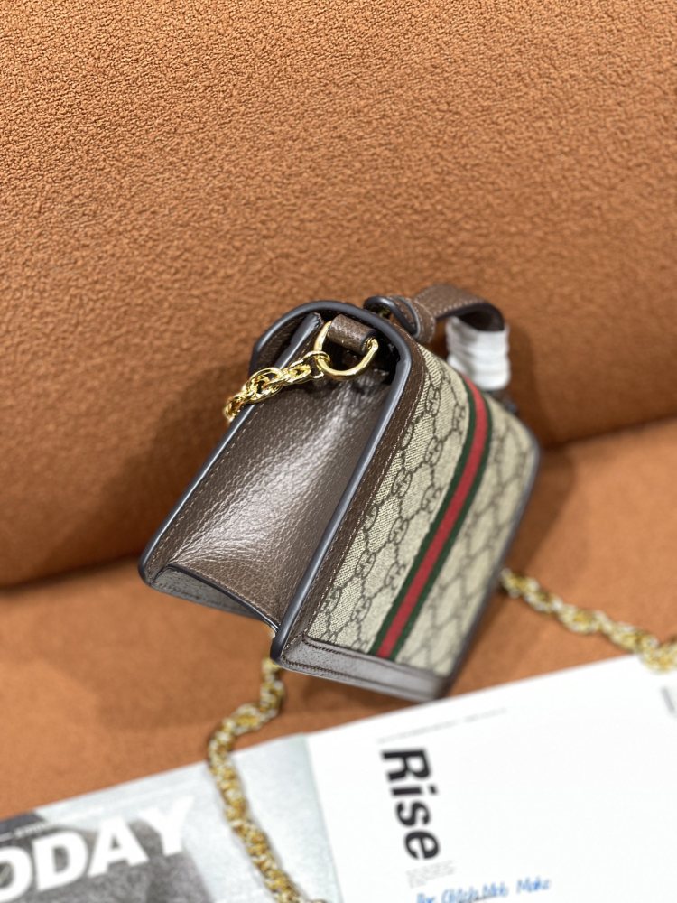 Gucci  size 18×6.5×13