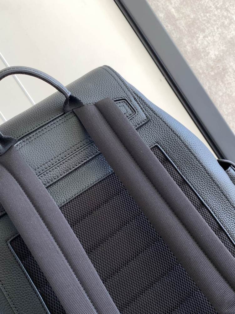 Dior manbag