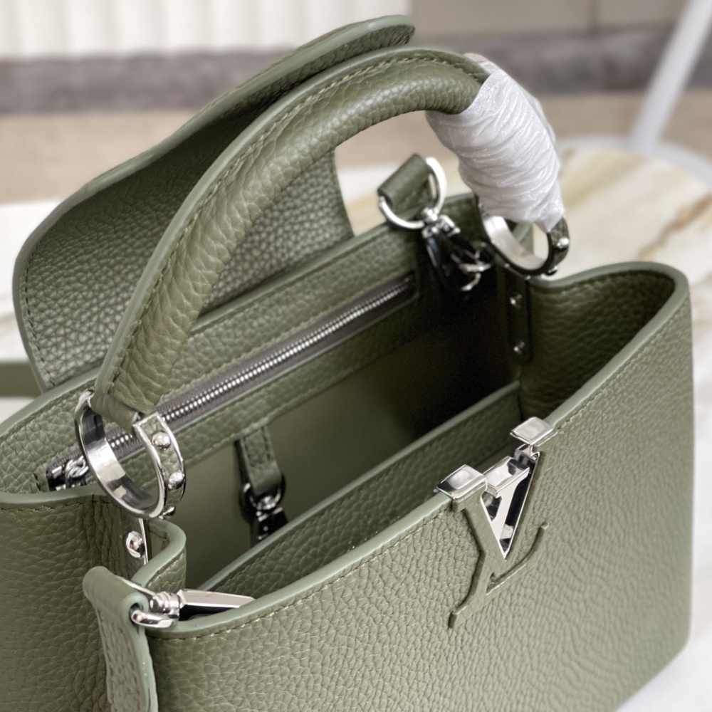 Louis Vuitton Capucines BB M57227