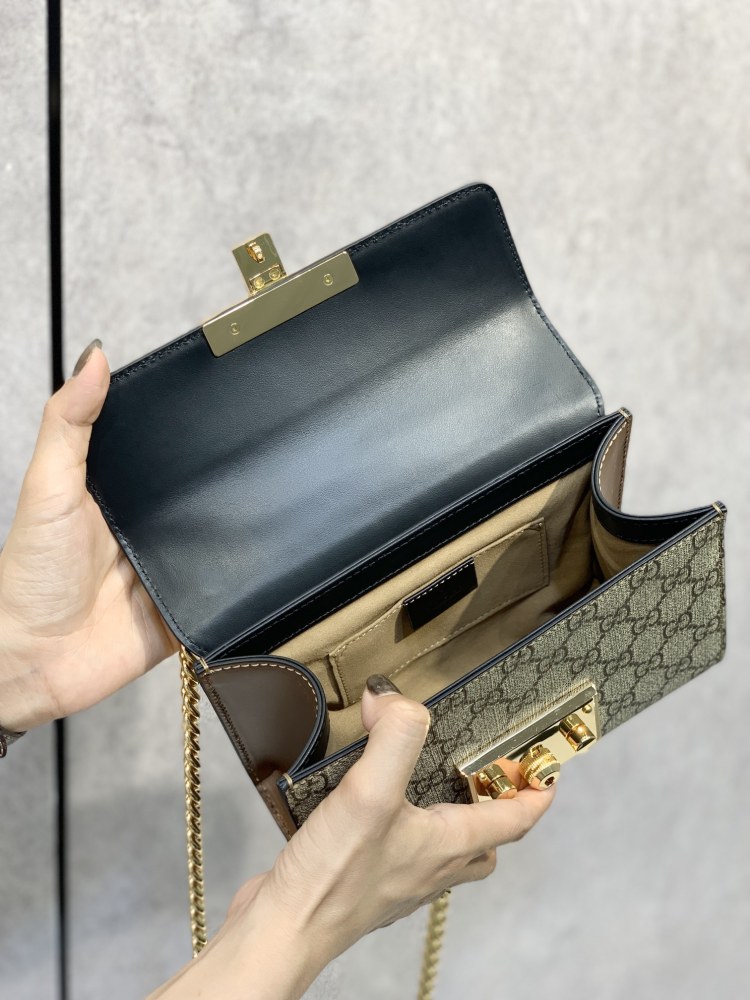 Gucci of date  size 20*12.5*8