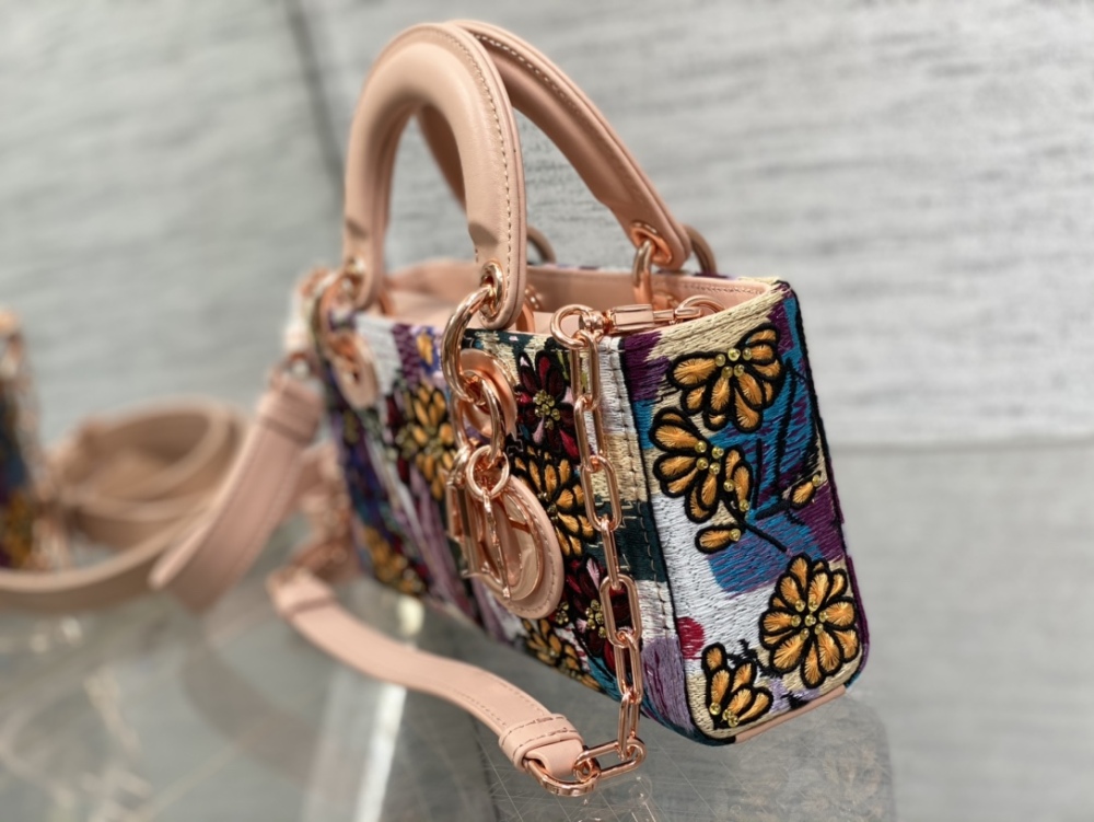 Dior Handmade bag size