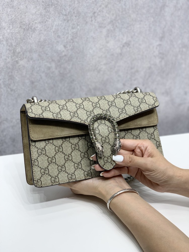 Gucci  size 25*14*8