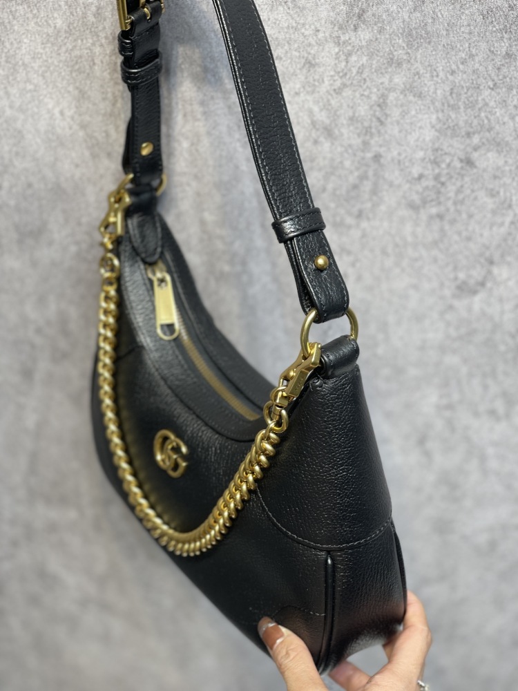 Gucci  size 25*19*7