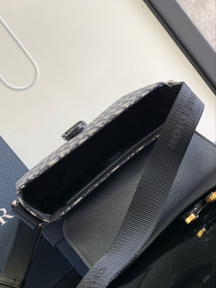 Dior manbag