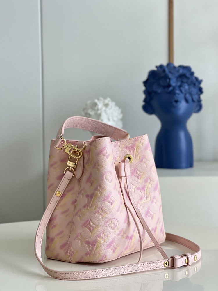 LV BB Monogram Empreinte  size 20 x 20 x 13