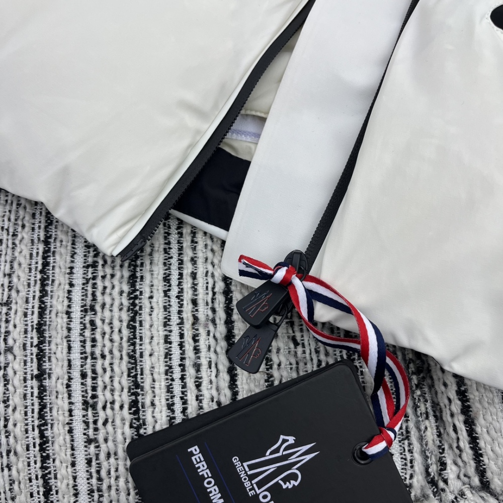 AAA top  Down jacket/cotton jacket 原单狠货 蒙口Moncler 羽绒服/棉服