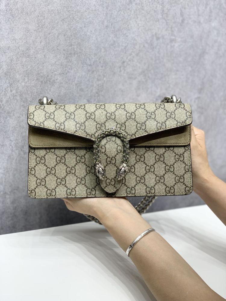 Gucci  size 25*14*8