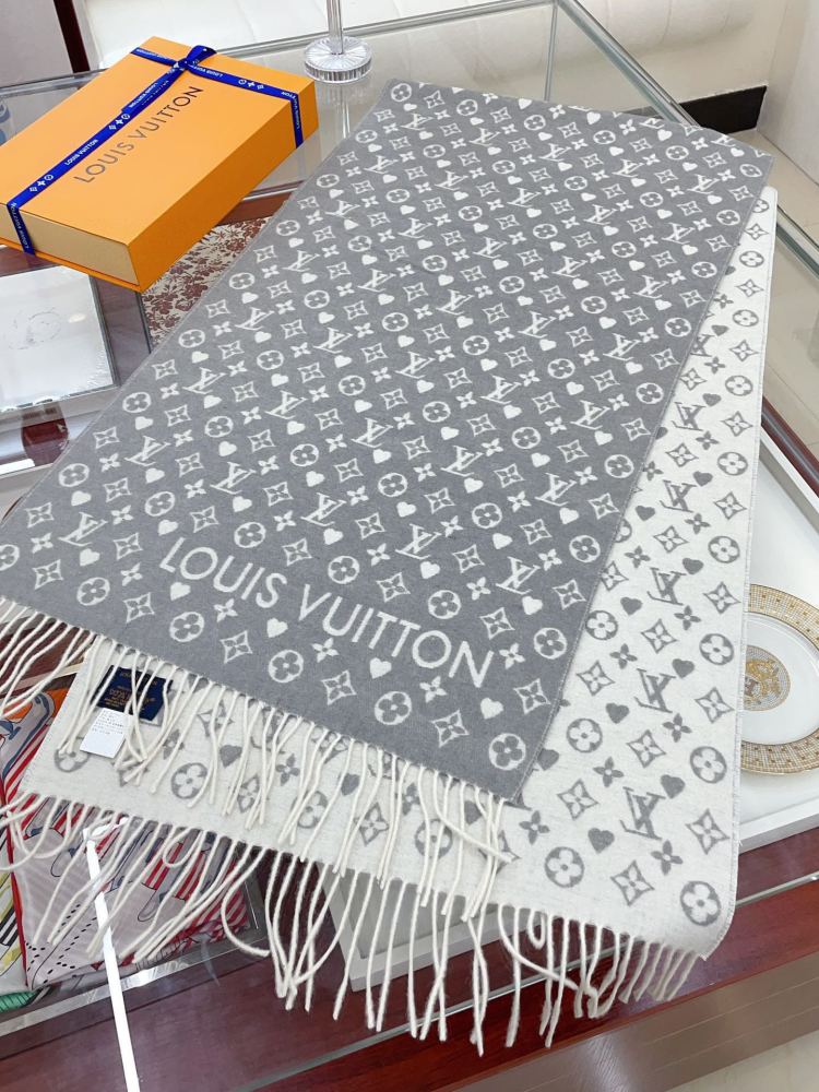LV Scarf