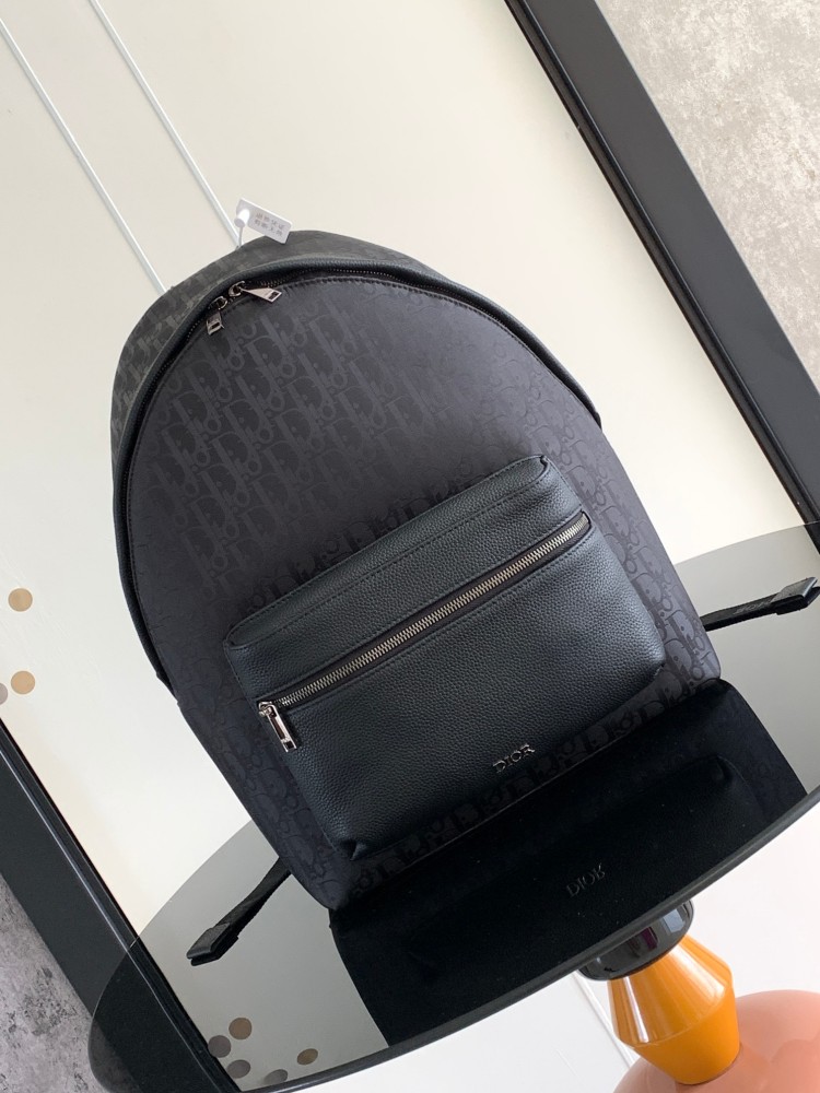 Dior man's Oblique backpacks
