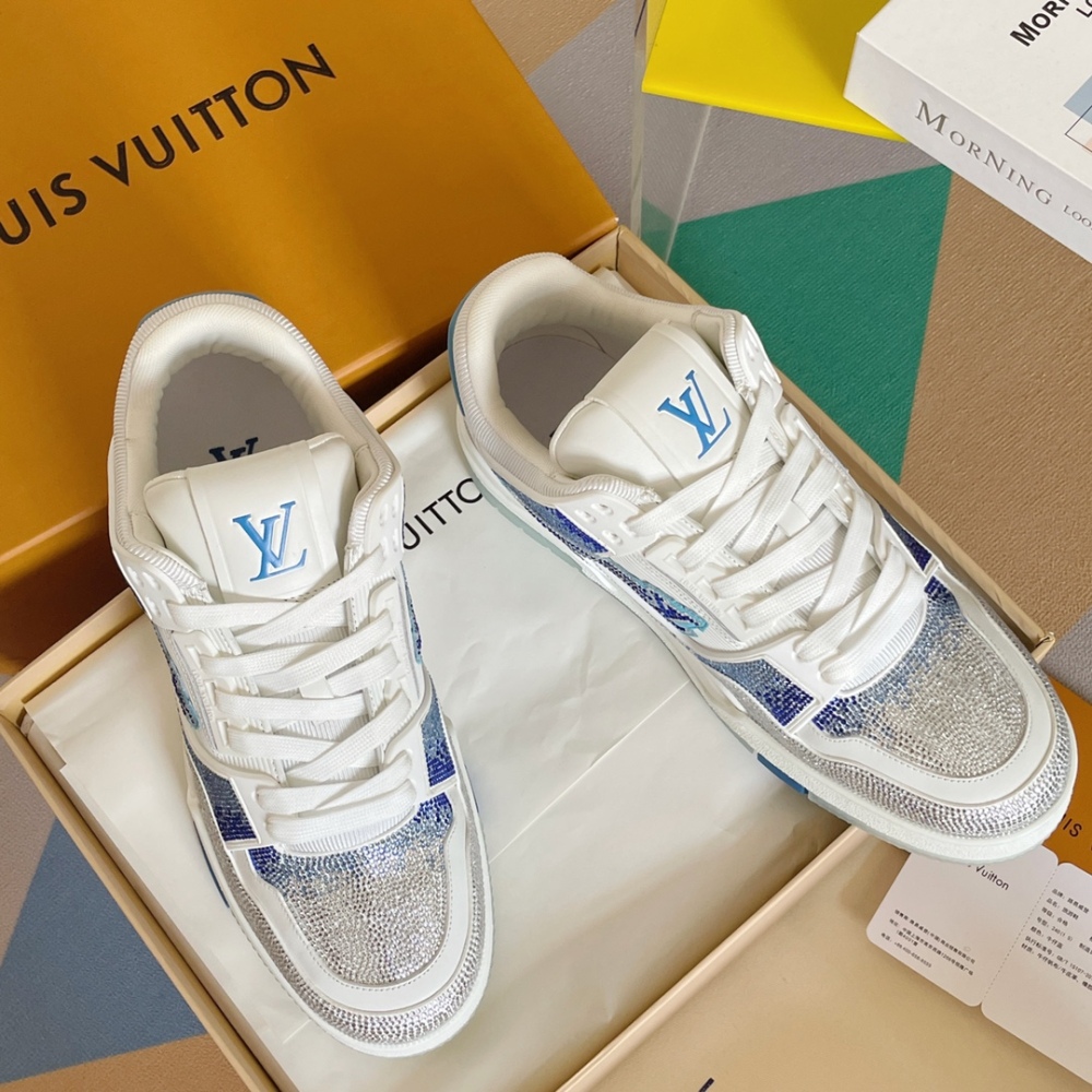 LV sneaker