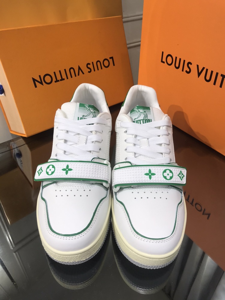 LV flats Lv Size  LV运动鞋
