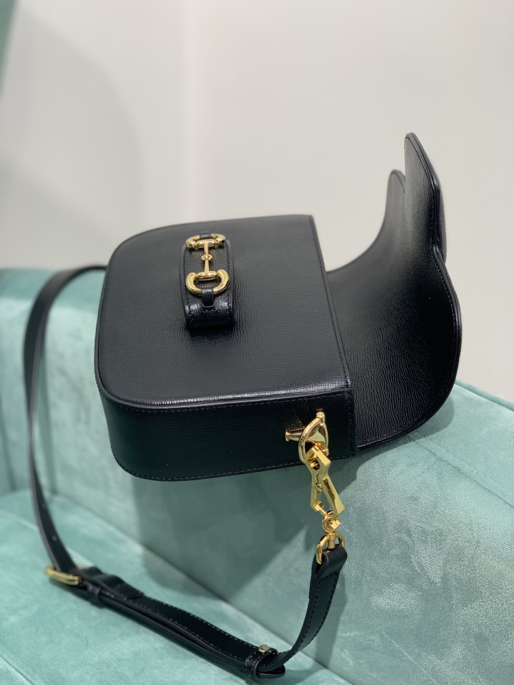 Gucci  size 20.5*14*5