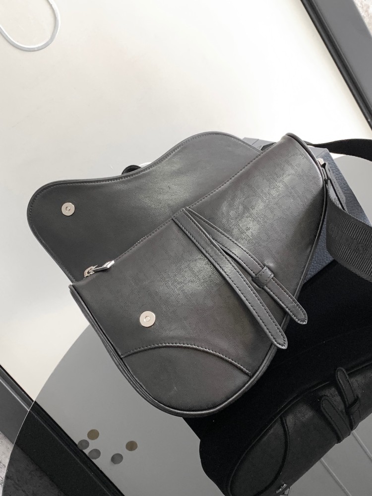 Dior manbag