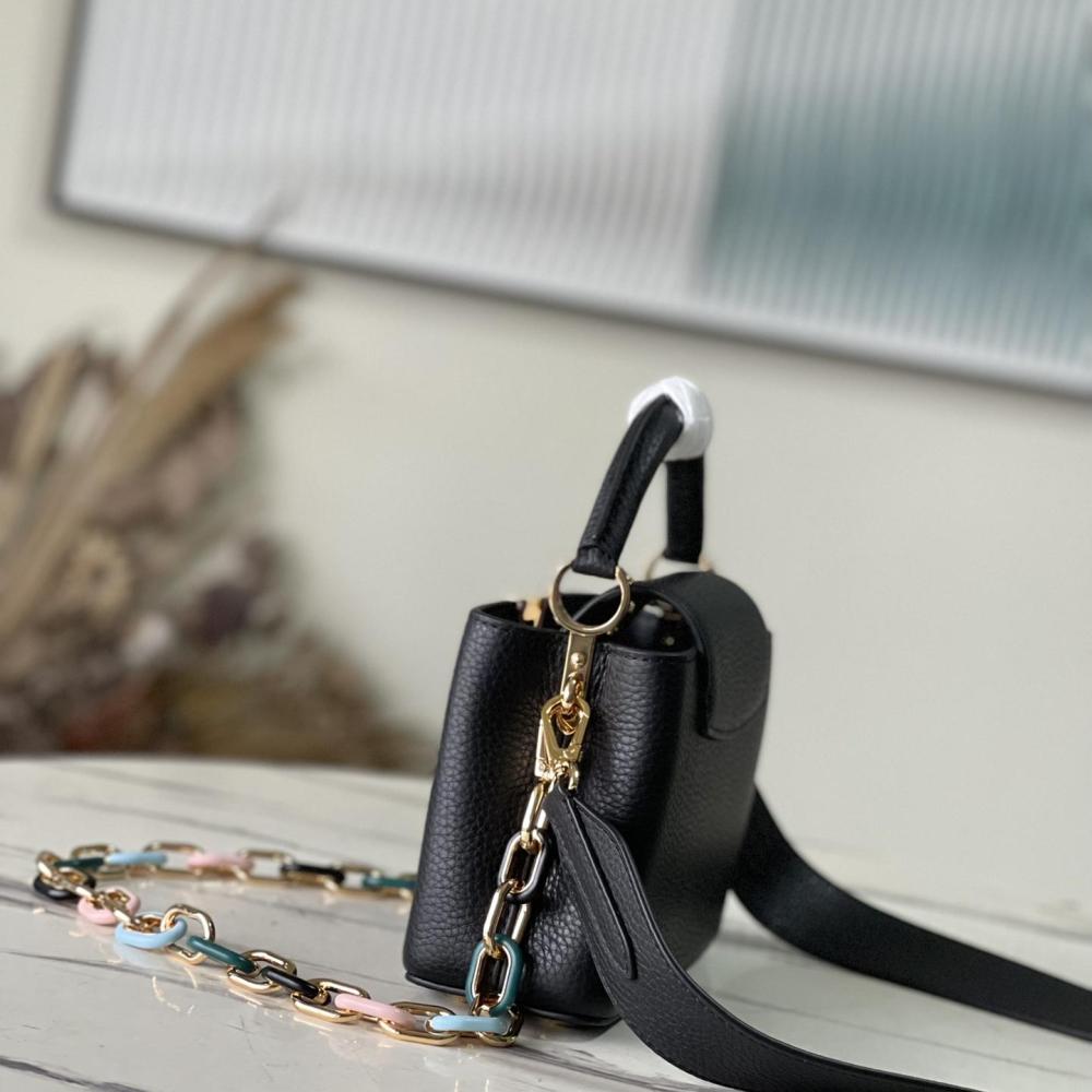 LV  CAPUCINES mini M21641 black