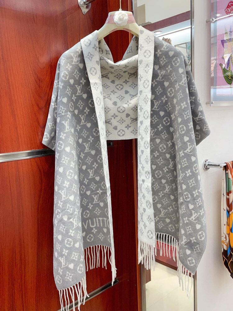 LV Scarf