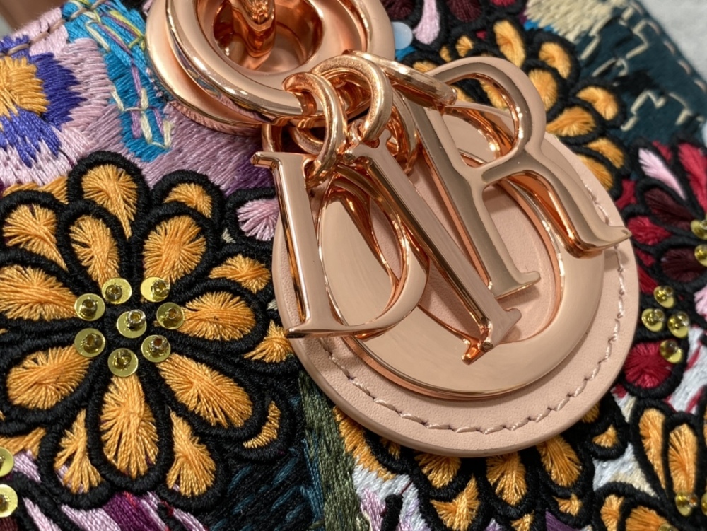 Dior Handmade bag size