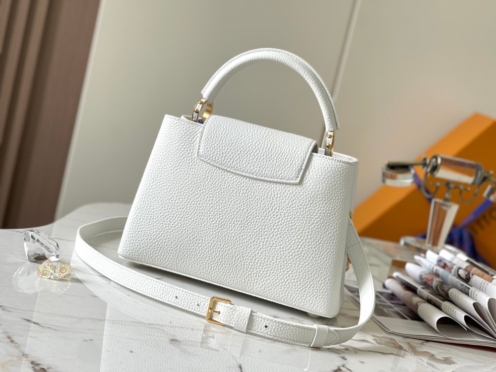 LV Capucines BB M20844 white