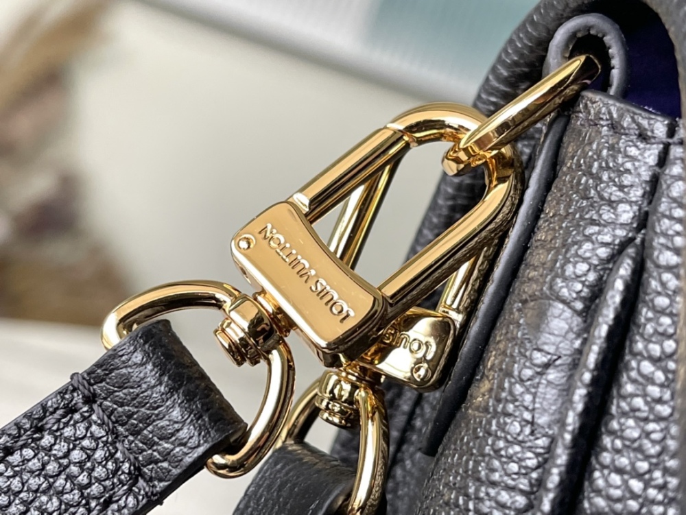LV BAG cm  size 23 × 16 × 8.5