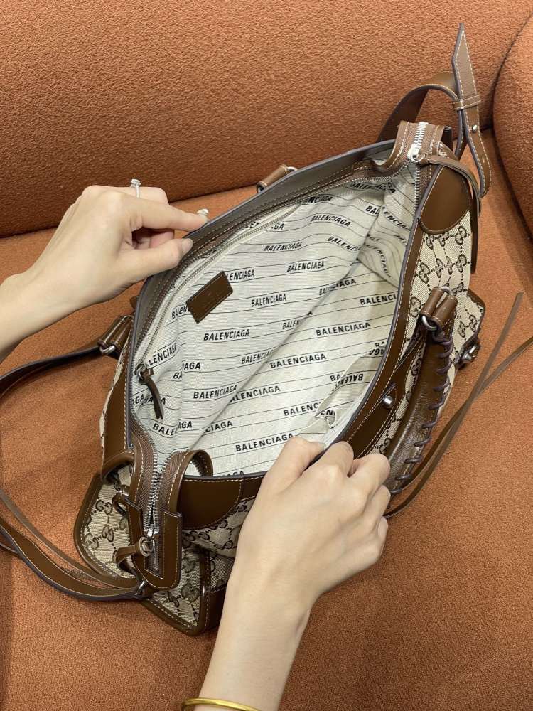 Gucci Gucci  size 39x24x14