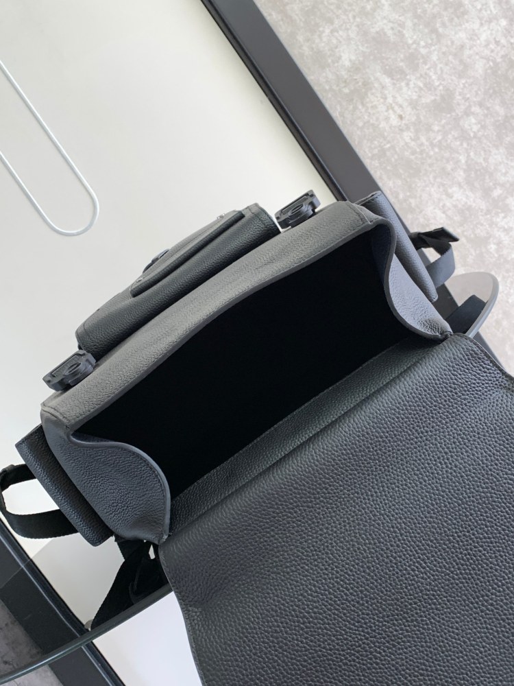 Dior manbag
