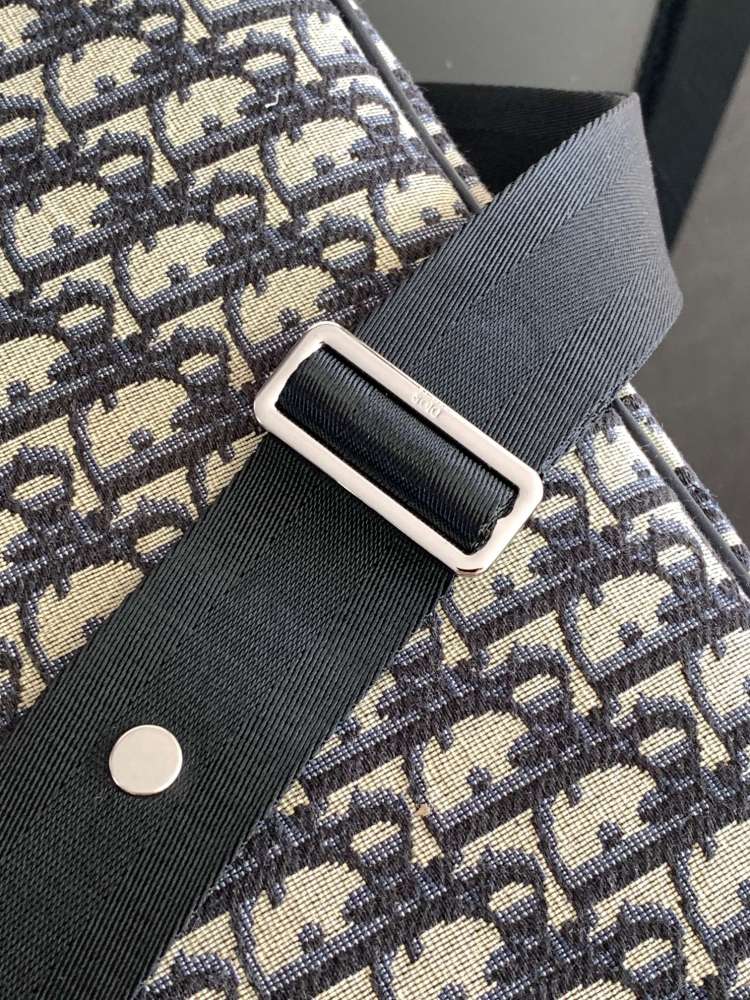 Dior manbag