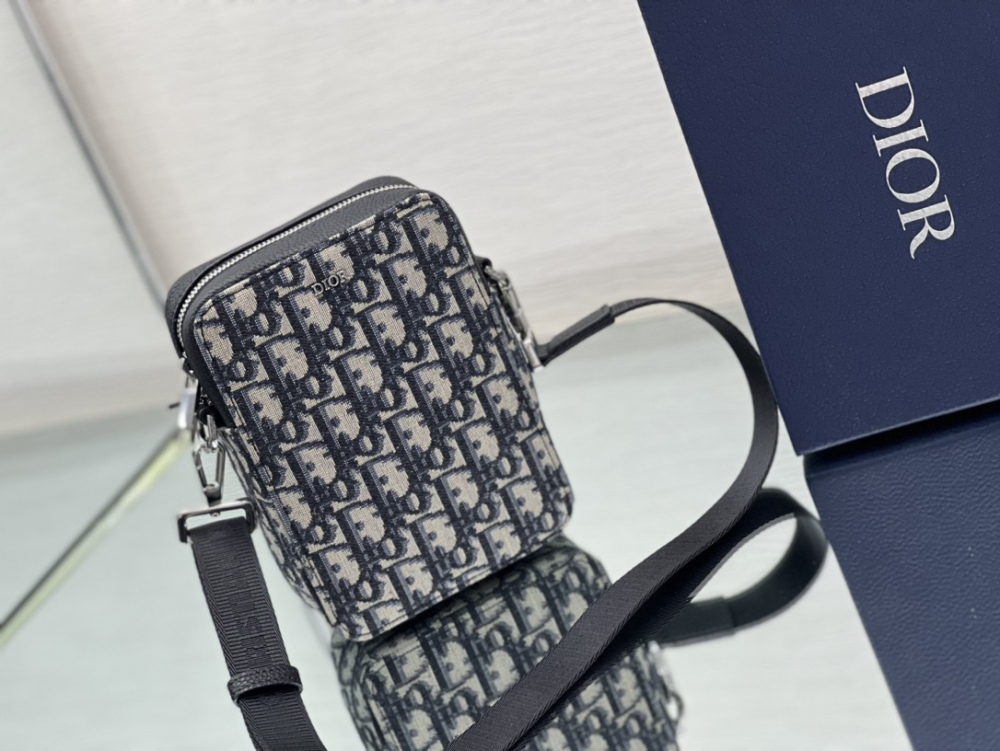 Dior manbag