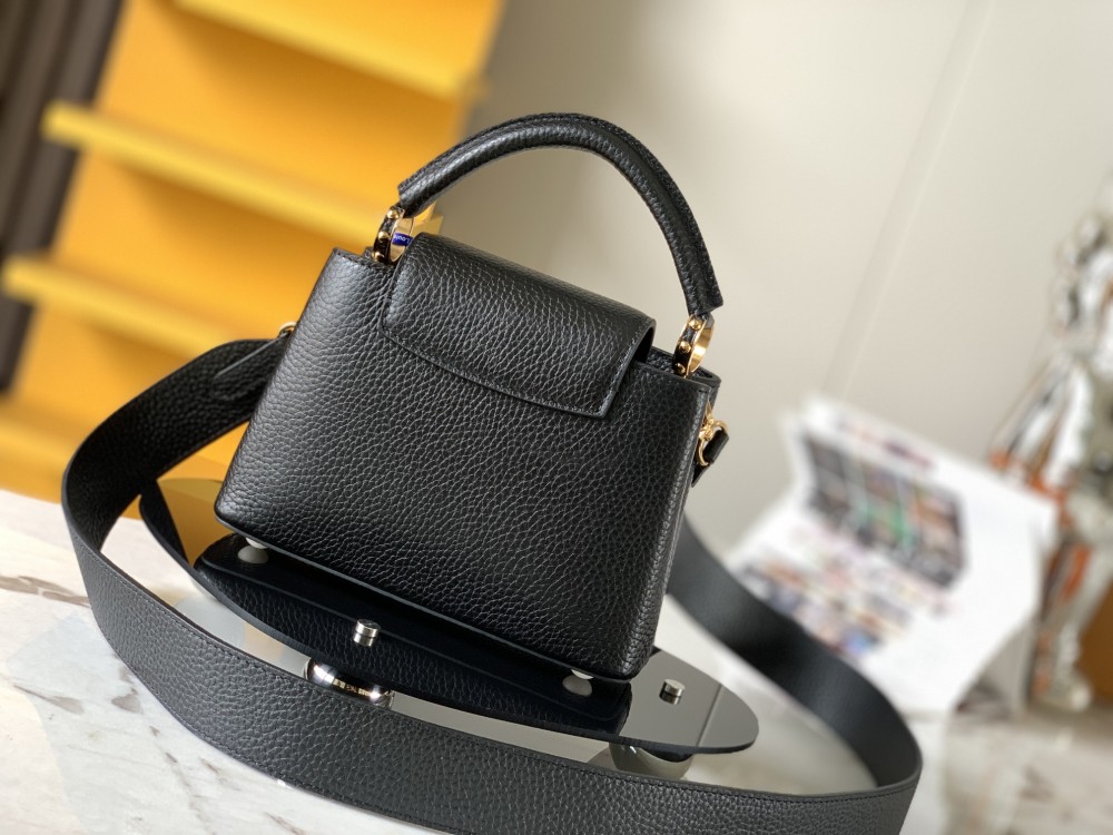 LV Capucines Mini M59433 black