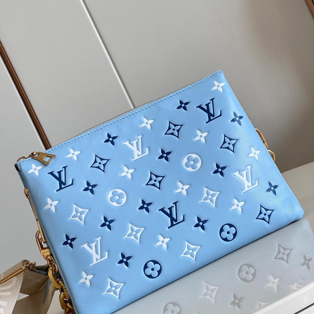 LV  Coussin M22953