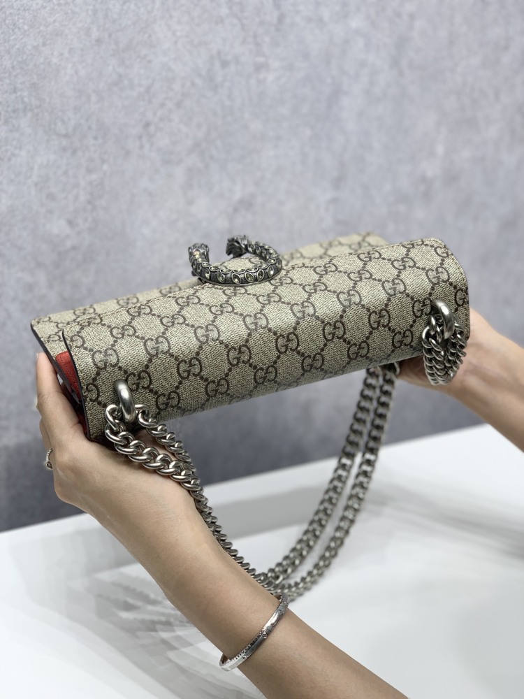 Gucci  size 25*14*8
