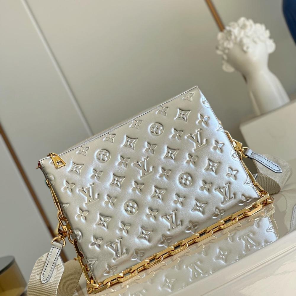 LV  Coussin M21769