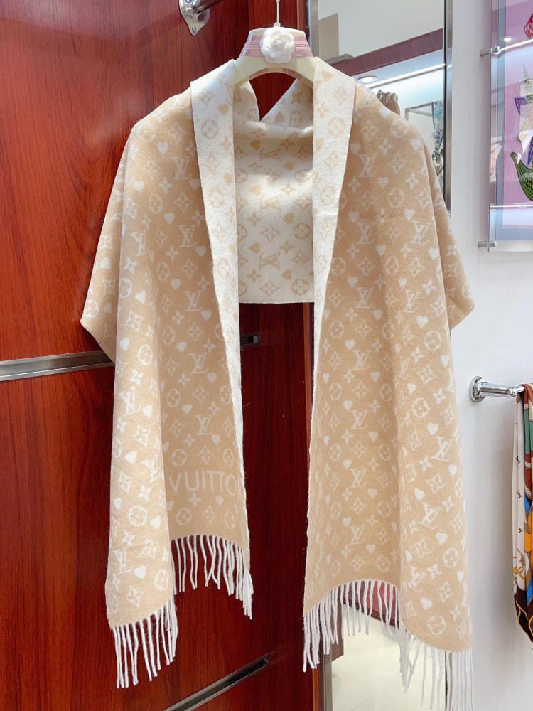 LV Scarf